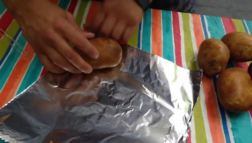 Как вкусно приготовить картошку на костре