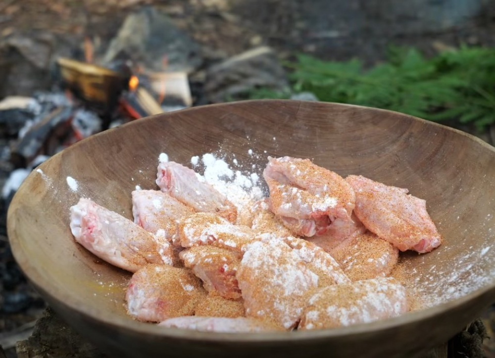 Куриные крылышки на костре: как вкусно приготовить