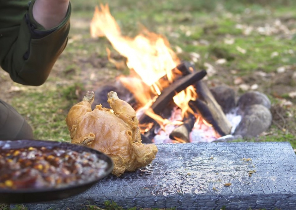 Курица на костре: как и сколько готовить